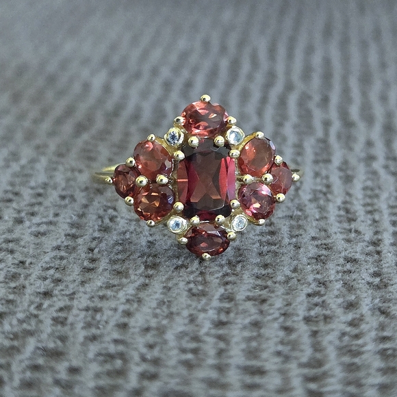 Shivam Garnet Cluster with White Topaz Ring💍 - NWT - Picture 13 of 16